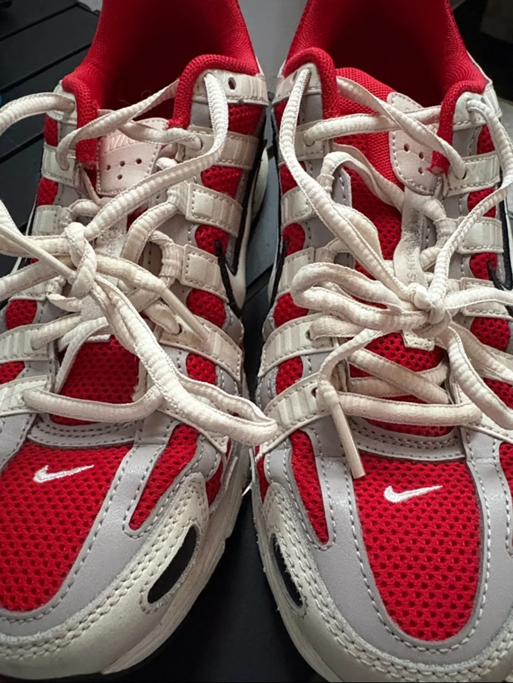 Nike shoes - Picture 2 of 5